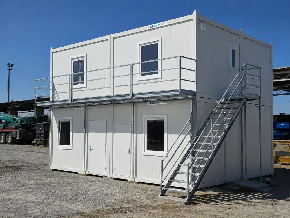 Uredski moduli unutar kontejnerskog kampa