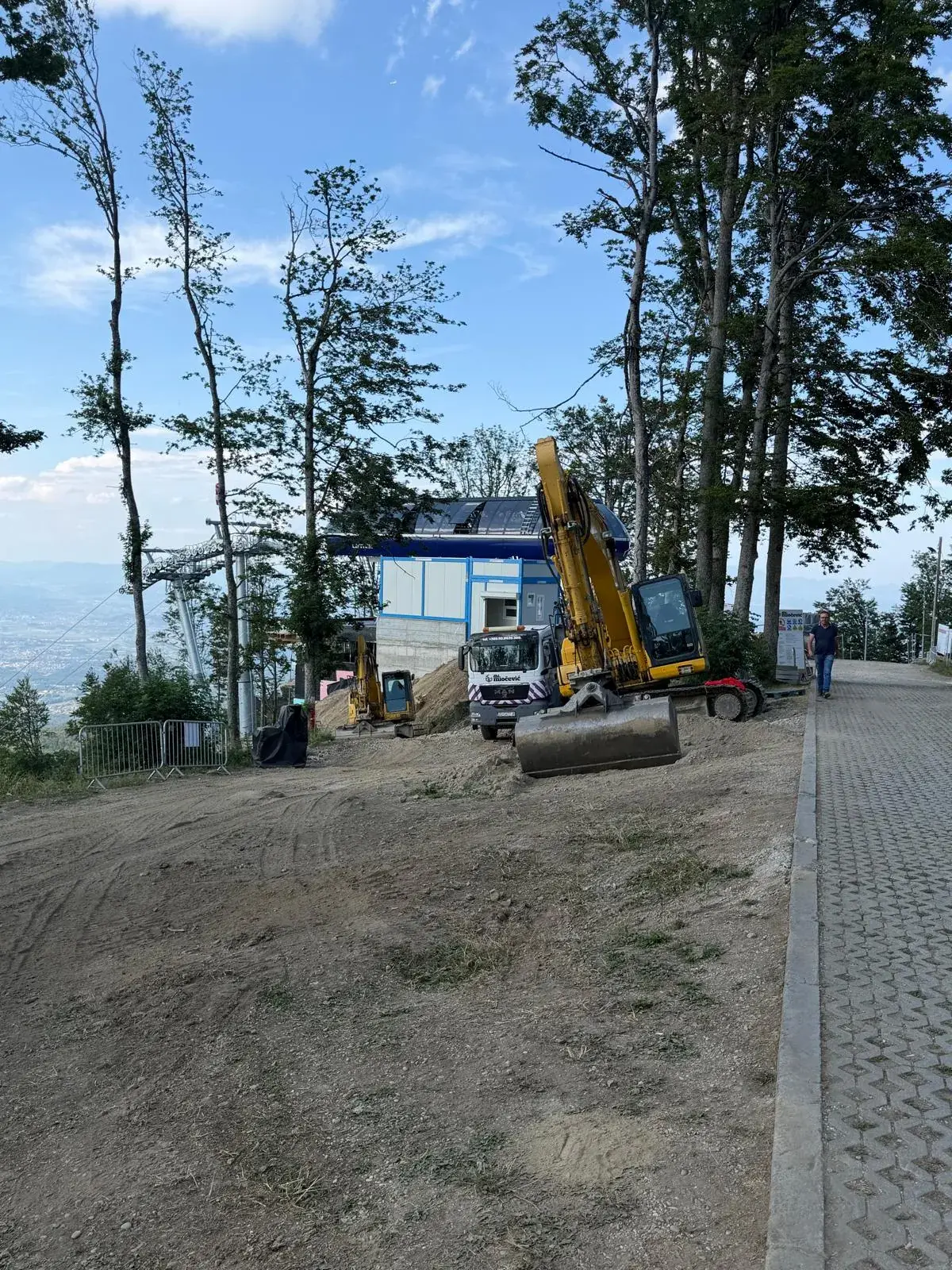 Montaža modula uz stanicu četverosjedežnice
