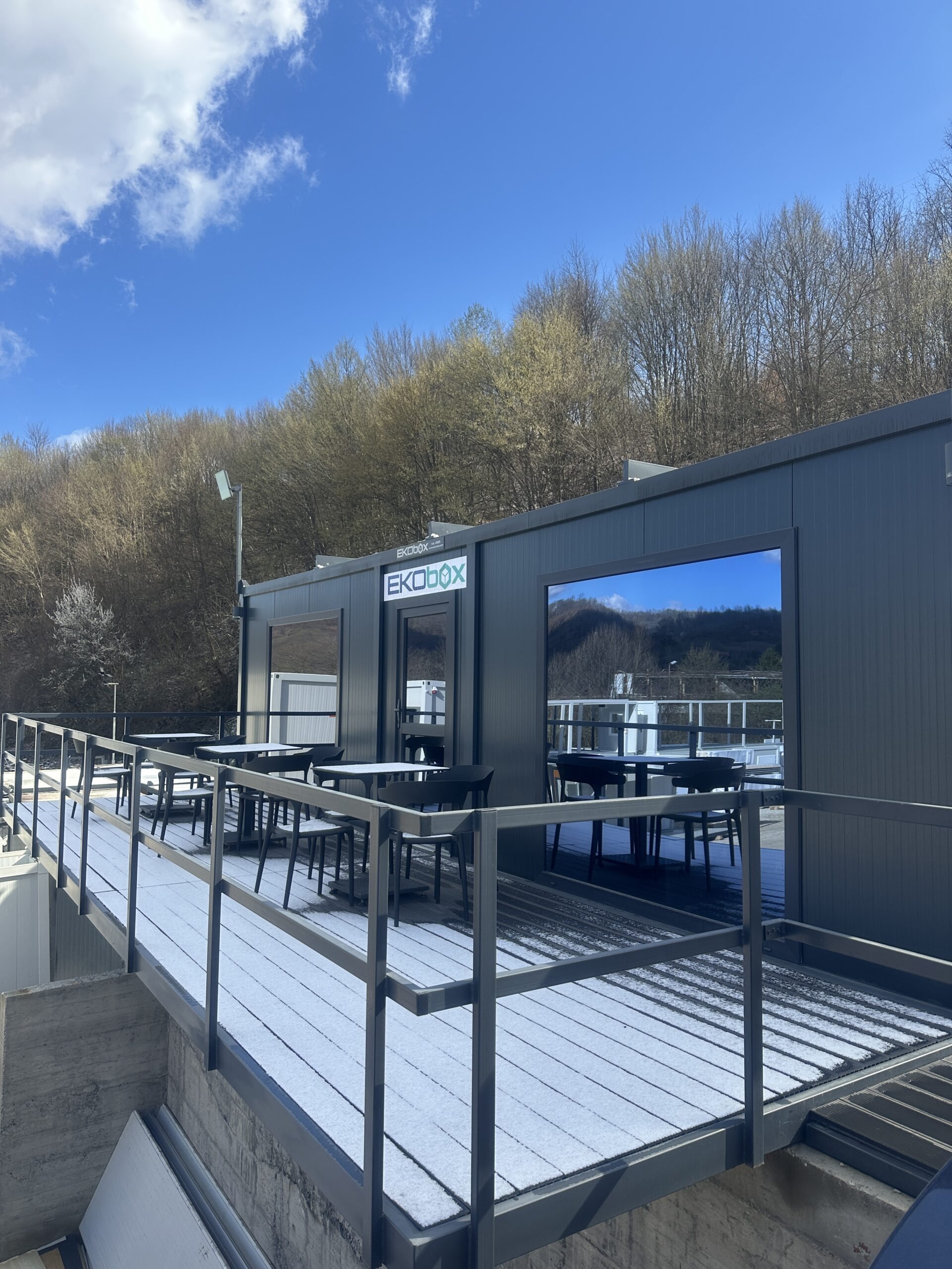 Bar-i-gastro-kontejneri